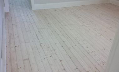 1-coat-of-whitewash-over-baltic-pine-with-matt-finish