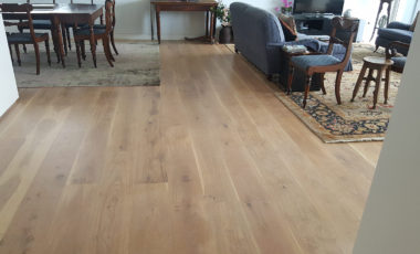 american-oak-with-white-burnishing-oil